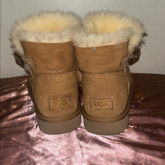 UGG Bailey button bling
